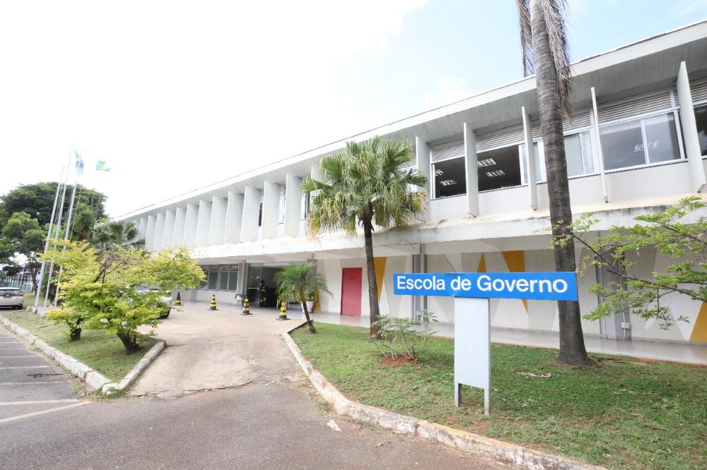 Capa da notícia: Secretaria de Economia oferece curso de capacitação para o sistema e-ContratosDF